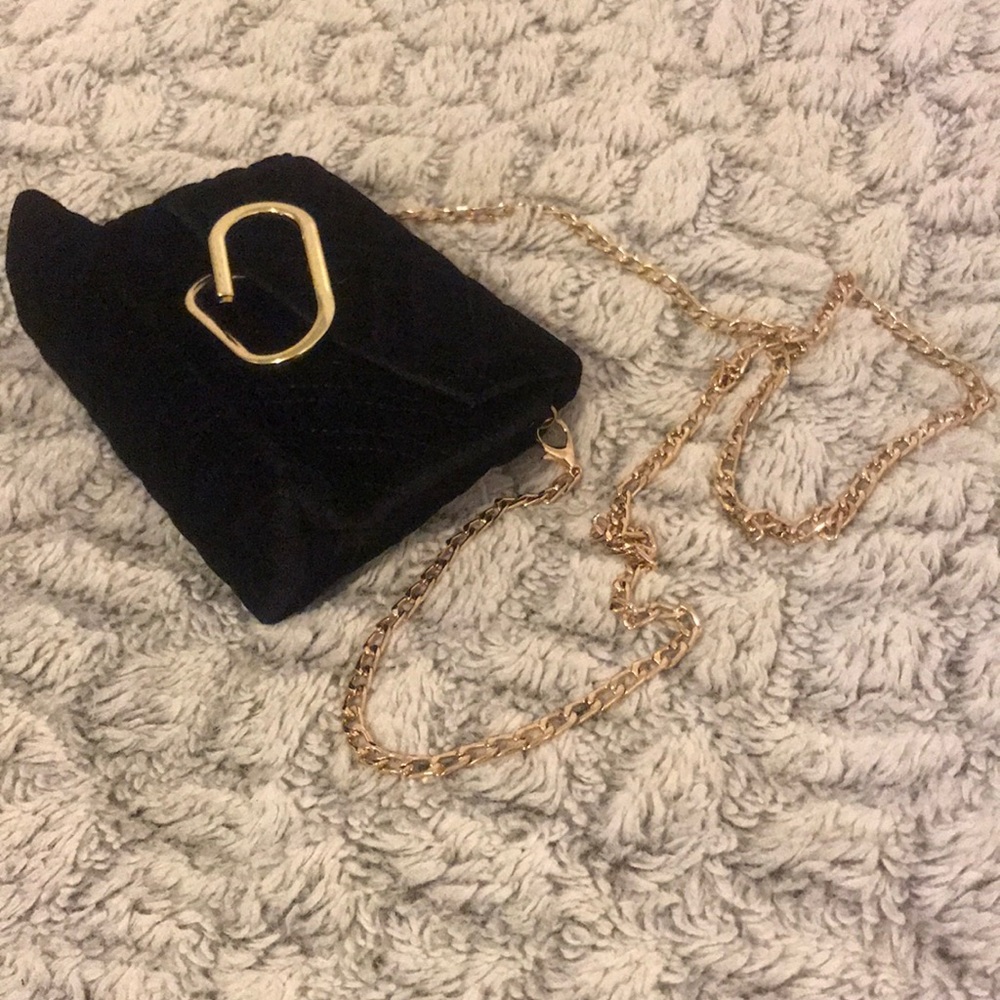 Crossbody clutch